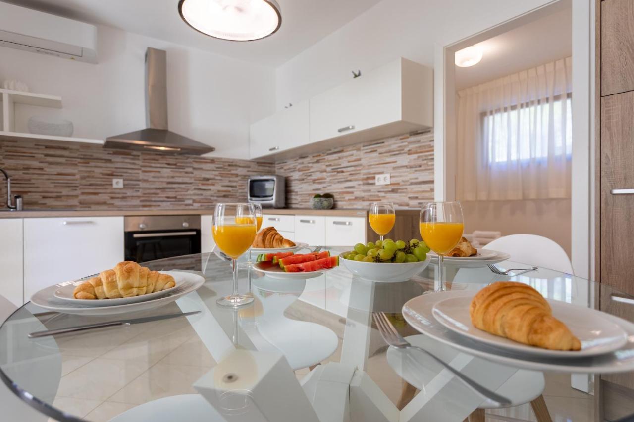 Apartments House Barbara Корнич Экстерьер фото