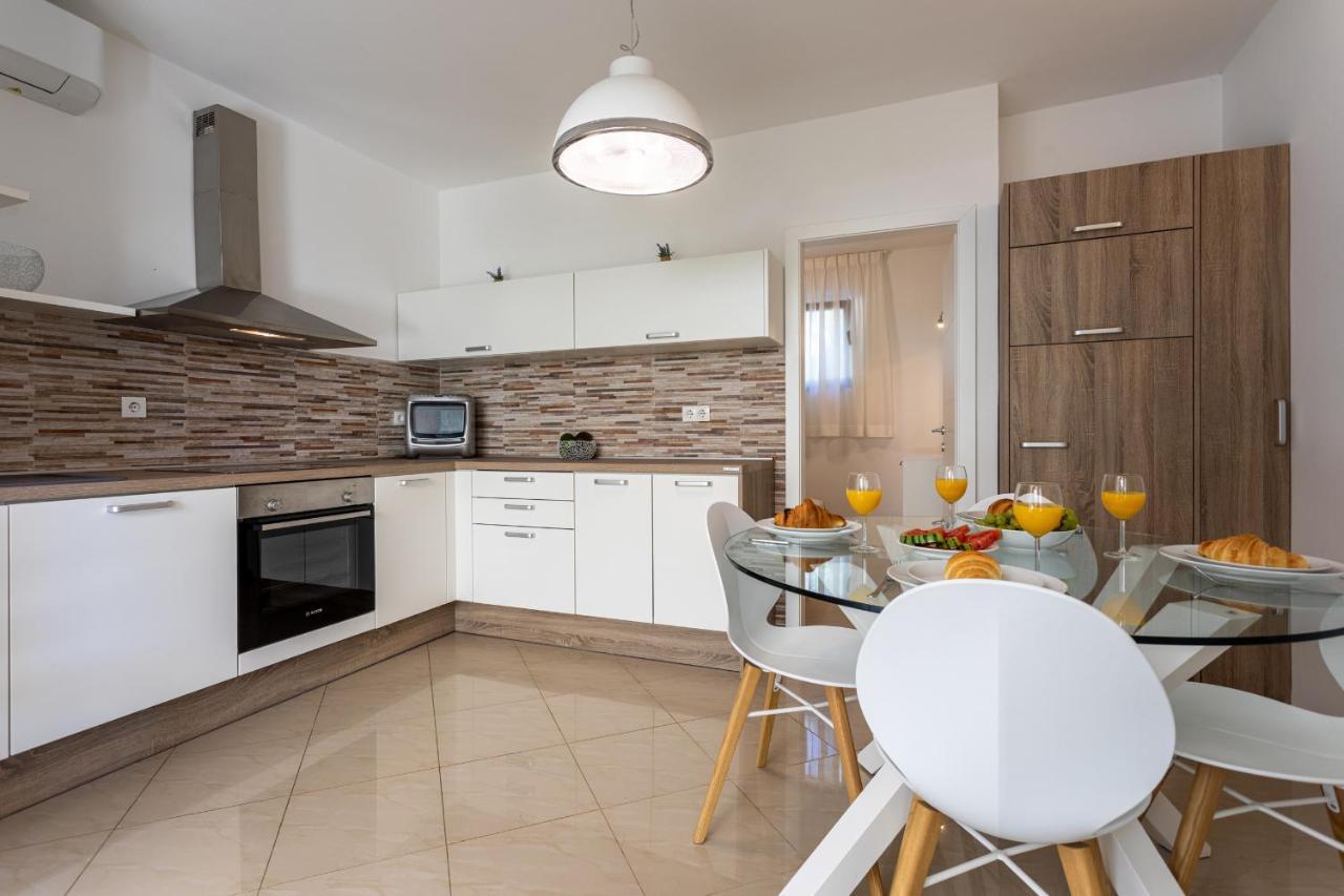 Apartments House Barbara Корнич Экстерьер фото